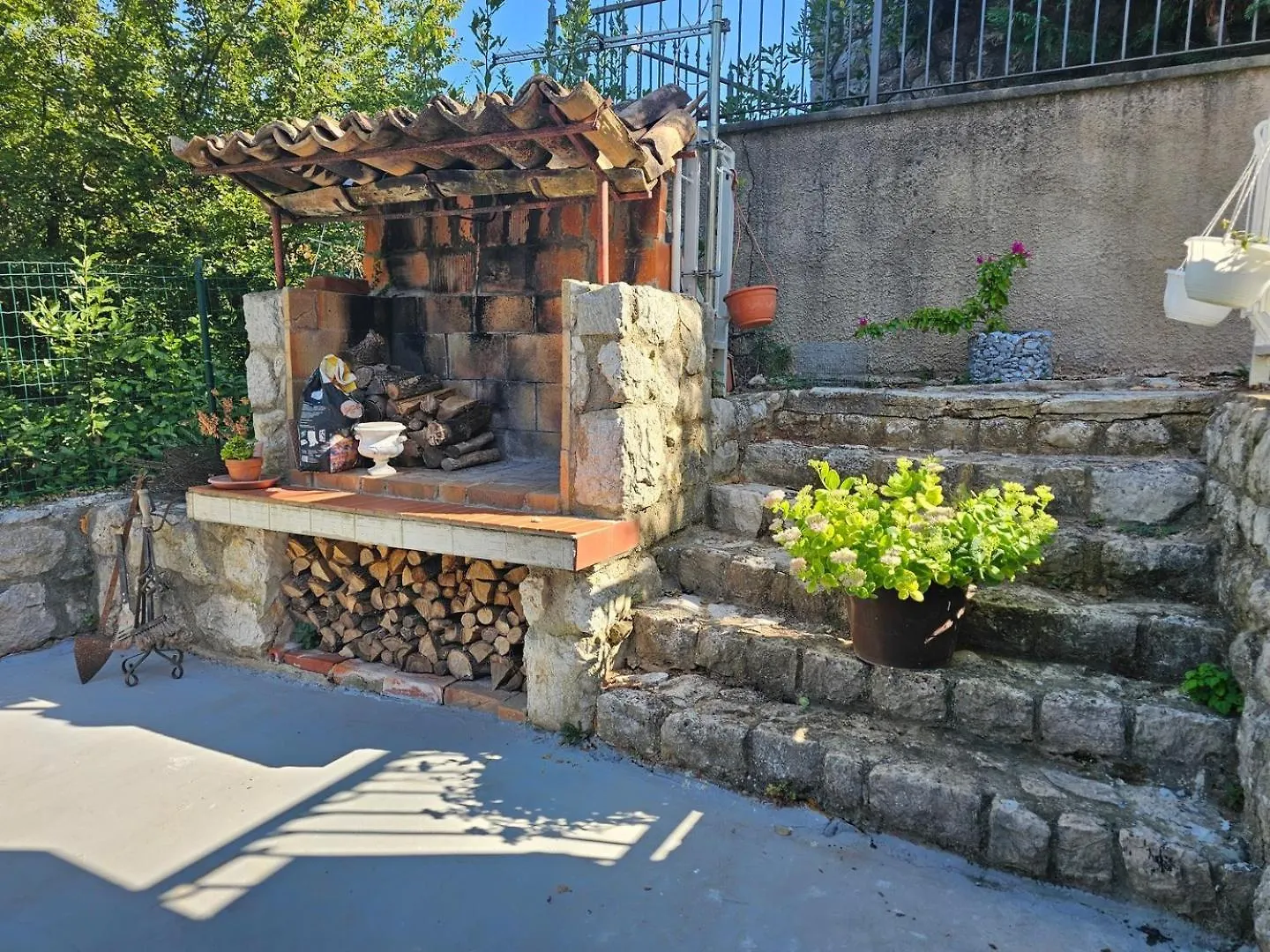 Apartman Luna - 50 M Od Mora Njivice Chorvatsko